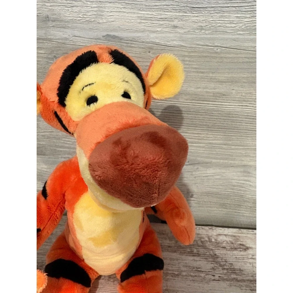 Disney Store Tigger‎ Plush Winnie the Pooh Orange Striped Stuffed Animal Toy